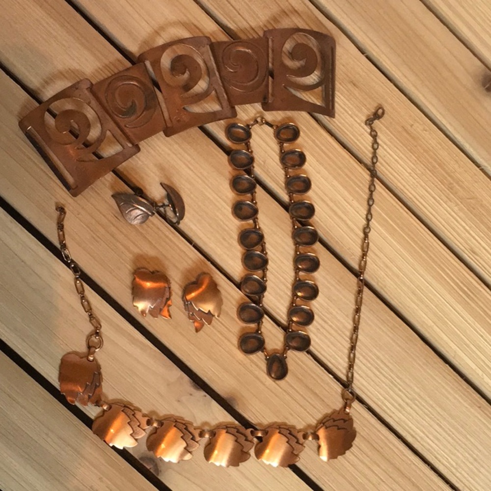 Vintage 100% Copper Jewelry Bundle. 2 necklaces 1 bracelet and 2 pair earrings.